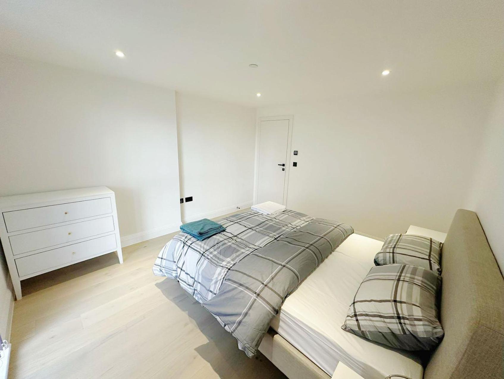 Luxury Modern Flat Near Center Apartment London Bagian luar foto