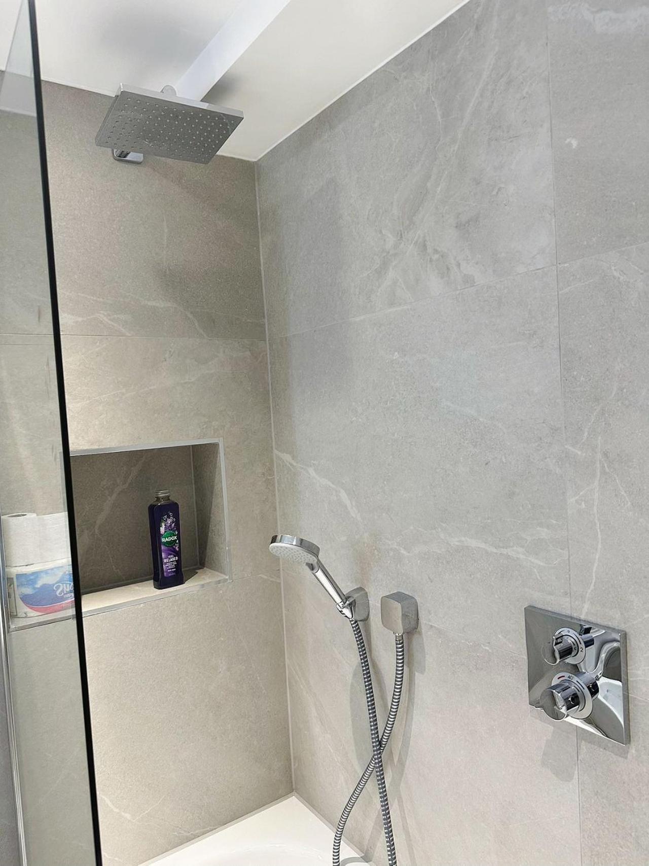 Luxury Modern Flat Near Center Apartment London Bagian luar foto