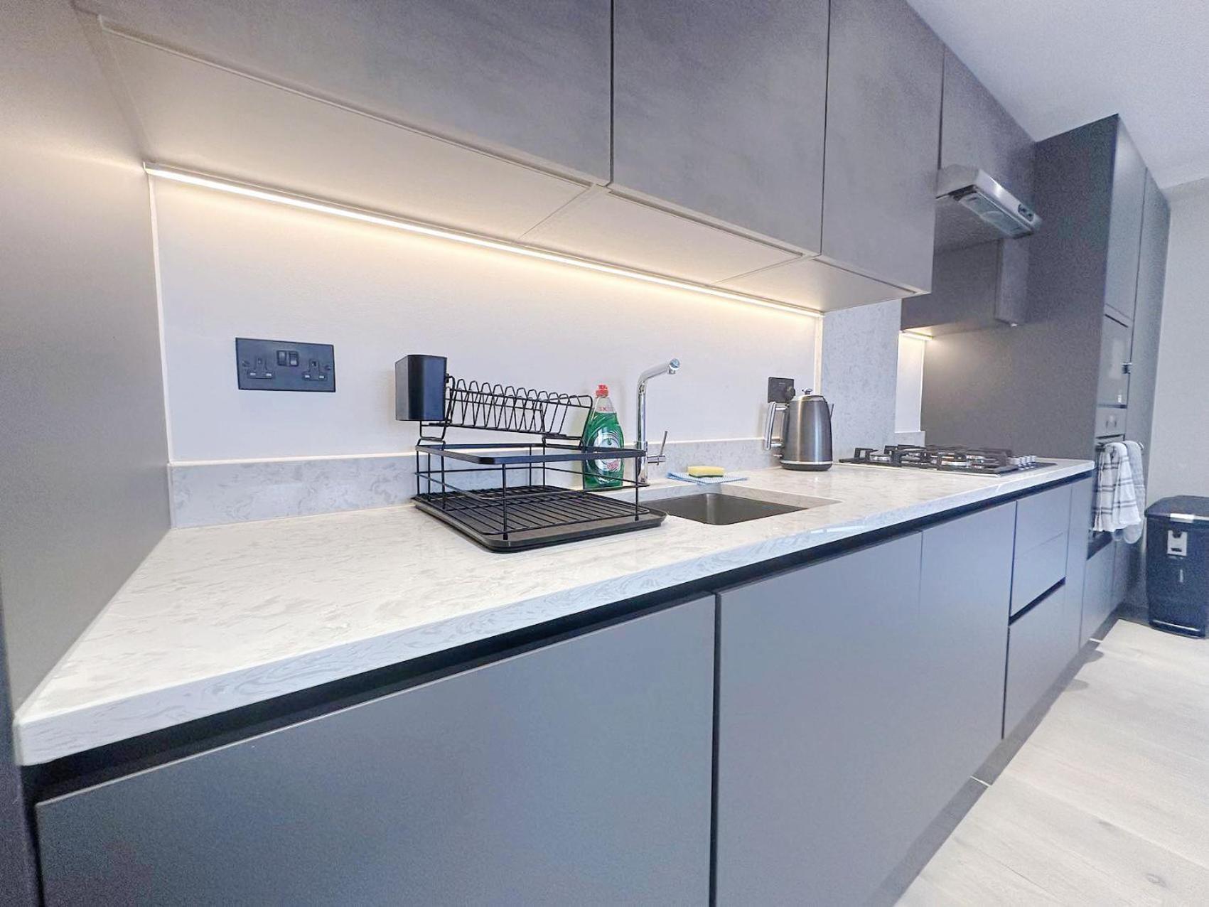 Luxury Modern Flat Near Center Apartment London Bagian luar foto