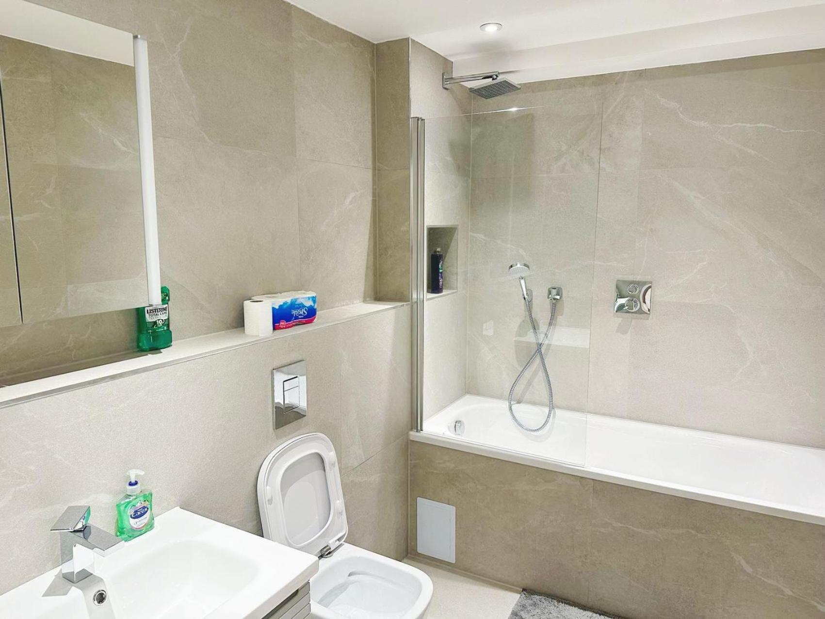 Luxury Modern Flat Near Center Apartment London Bagian luar foto